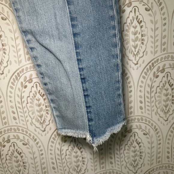 American Eagle Outfitters Vintage Mid Rise Colorblock Frayed Hem Jeans size 4 - Picture 6 of 13